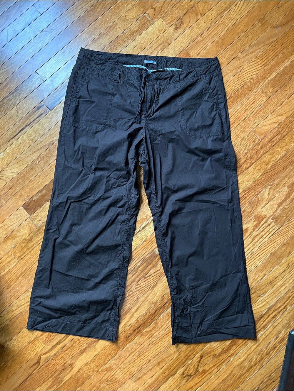 GAP Women’s Straight Leg Pants in Brown with Drawstring at Waist